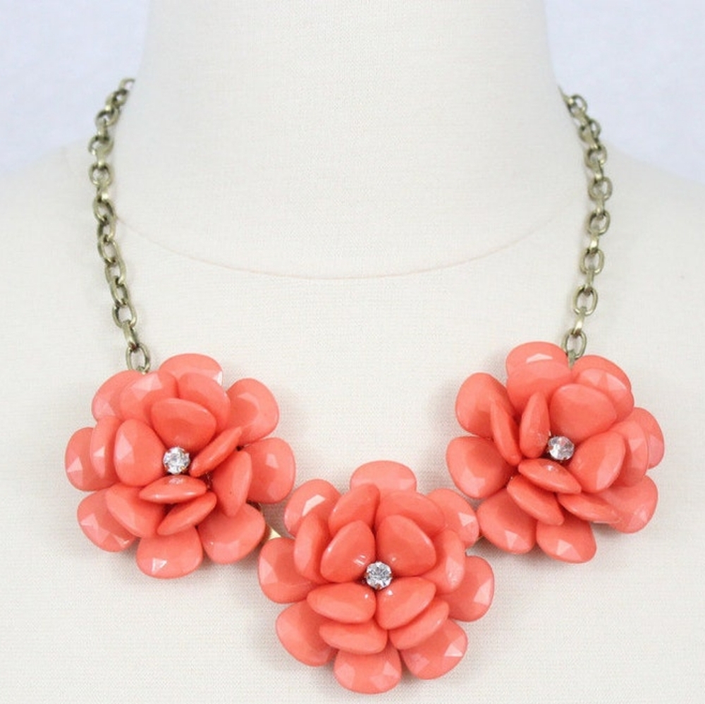Vintage Look Floral Necklace